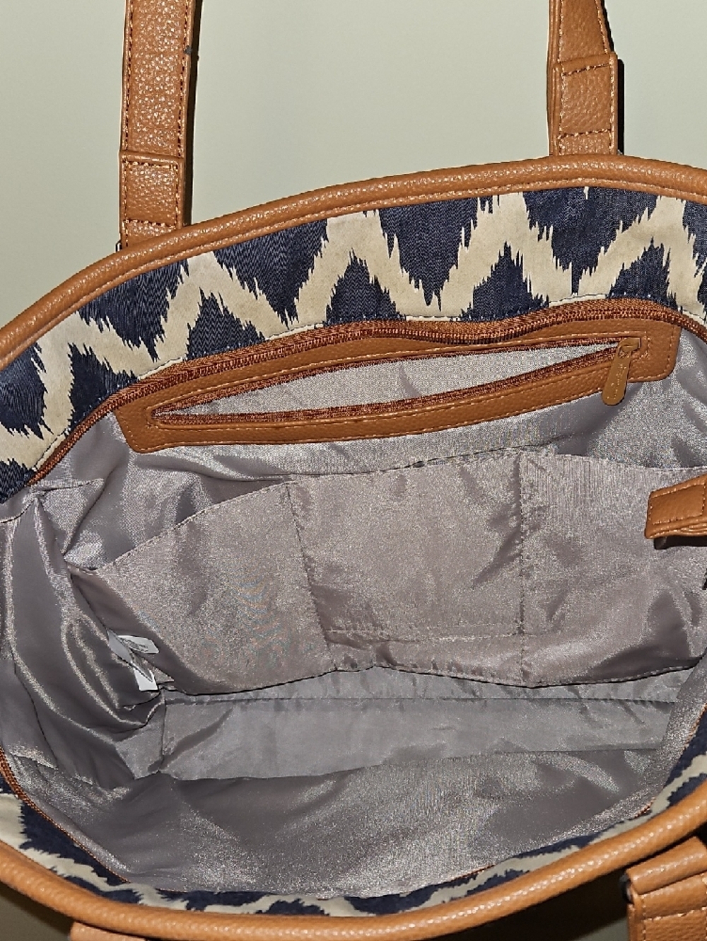 Thirty-one Navy Chevron Tote with Brown Trim - Picture 3 of 4